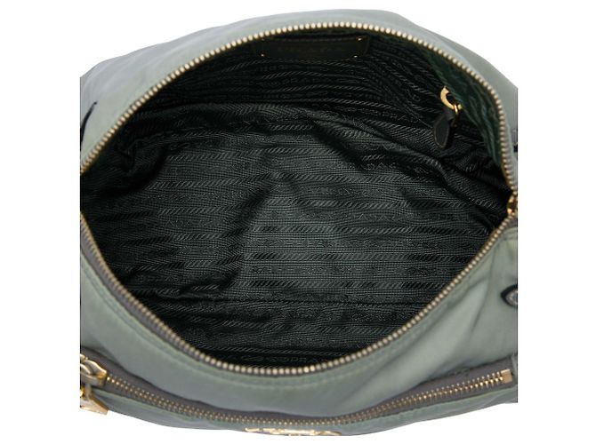 Borsa a tracolla Prada in Tessuto con rifiniture in Saffiano grigio e chiusura a zip Marrone - vista 4