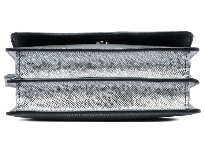 Prada Silver Saffiano Geldbörse mit Riemen Silber - Ansicht 3