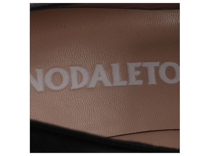 Nodaleto Pumps mit eckiger Kappe aus schwarzem Leder - Ansicht 8