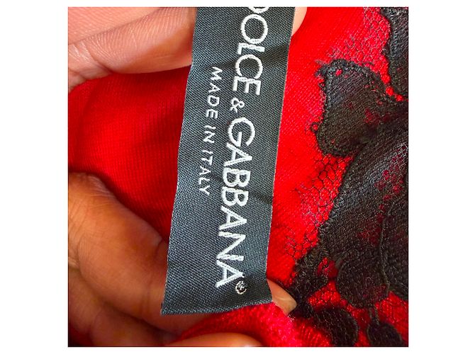 Dolce & Gabbana Cardigan aus rotem Kaschmir mit Spitzenakzenten - Ansicht 4