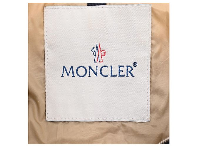 Casaco acolchoado com fecho Moncler com múltiplos bolsos em poliamida bege Preto - vista 4