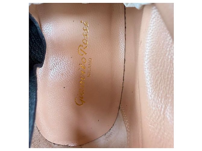 Botas altas de puntera almendrada Gianvito Rossi en ante negro - vista 15