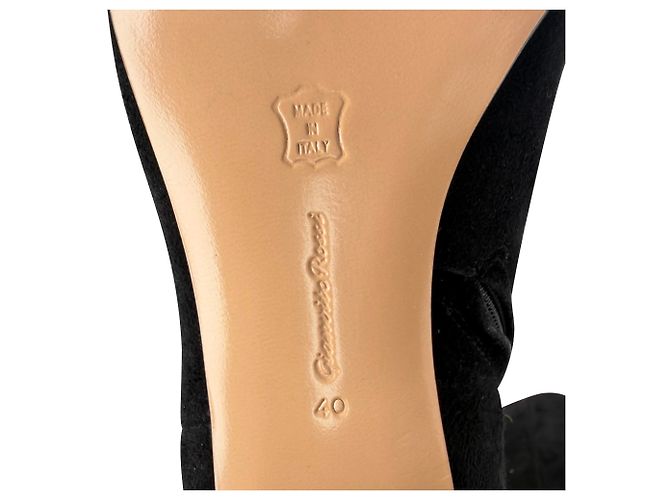 Botas altas de puntera almendrada Gianvito Rossi en ante negro - vista 8