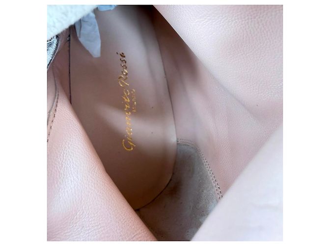 Botas altas de punta almendrada Gianvito Rossi en ante marrón Castaño - vista 3