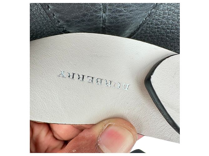 Burberry Medium Marais Gürteltasche aus schwarzem Leder - Ansicht 9
