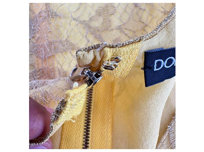 Top sin mangas de encaje Dolce & Gabbana en Lurex amarillo - vue 5