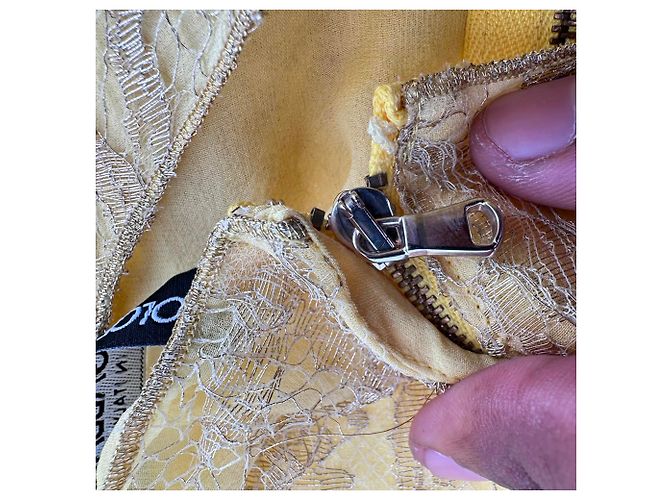 Top sin mangas de encaje Dolce & Gabbana en Lurex amarillo - vue 6