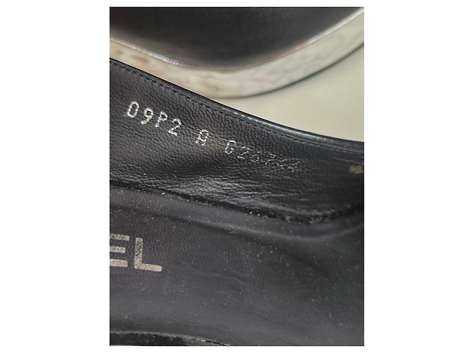 Chanel Sandali con Zeppa in Pelle Nera e Argento Nero Metallico - vista 5
