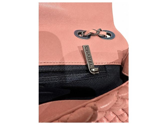 Timeless Chanel Medium Classic Flap Borsa Pelle d'Agnello Rosa - vista 6