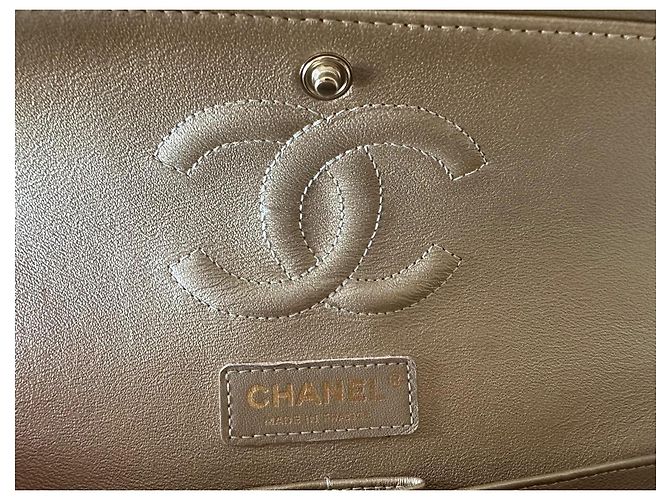 Timeless Chanel Klappentasche aus bedrucktem Stoff, Multicolour Braun Weiß Mehrfarben Beige - Ansicht 5
