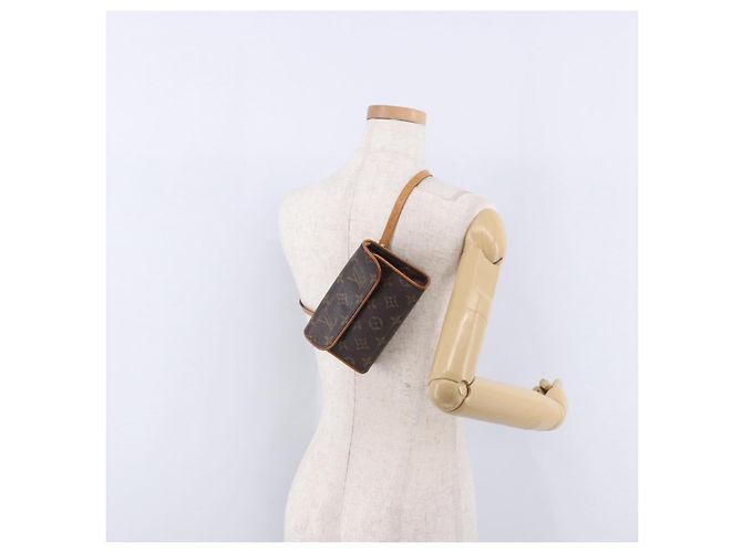 LOUIS VUITTON Monogram Pochette Florentine Waist bag M51855 LV Auth 198758A Monogramma - vista 20
