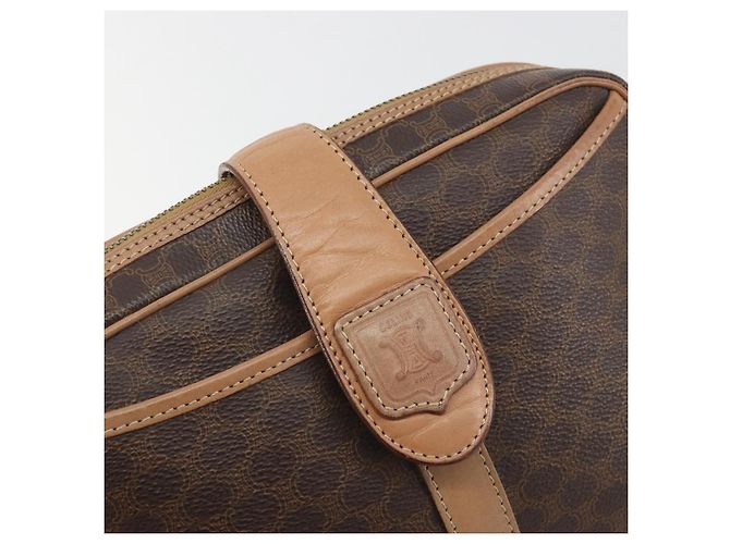 Céline Borsa a tracolla CELINE Macadam Canvas PVC Leather Brown Gold Auth ka5720A Marrone D'oro - vista 18