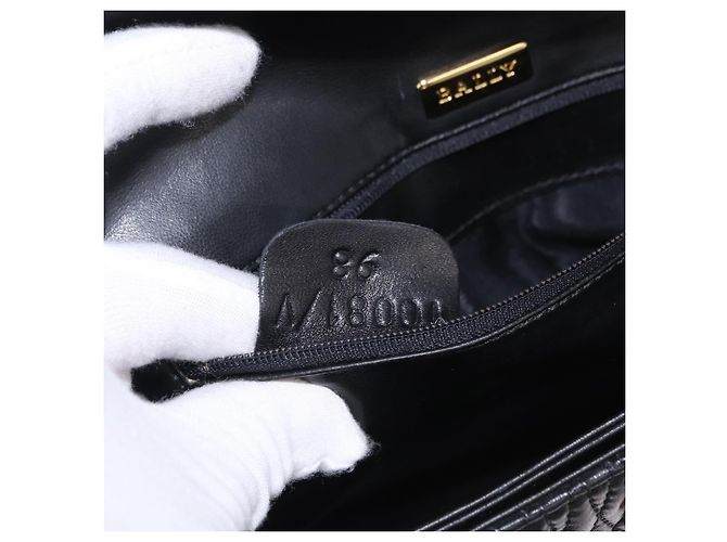 Borsa a tracolla con catena BALLY in pelle nera e oro Auth kk707A Nero D'oro - vista 12