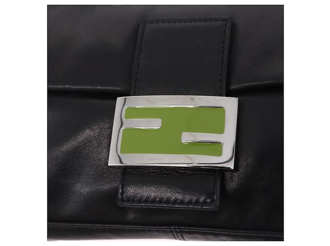 Borsa a spalla FENDI Mamma Baguette in pelle nera e argento Auth 198301SAM Nero - vista 18