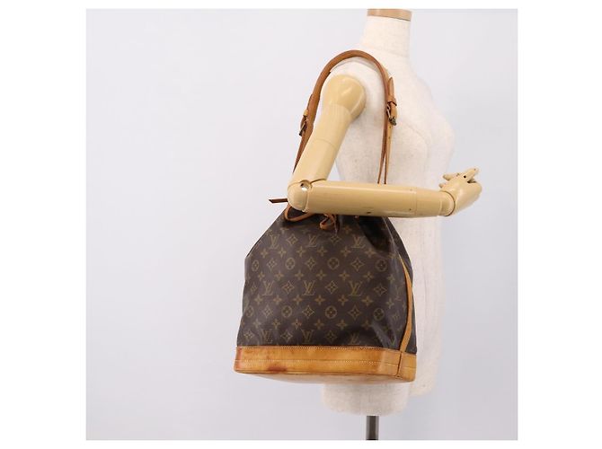 Borsa a tracolla LOUIS VUITTON Monogram Petit Noe M42226 LV Auth 197539 Monogramma - vista 19