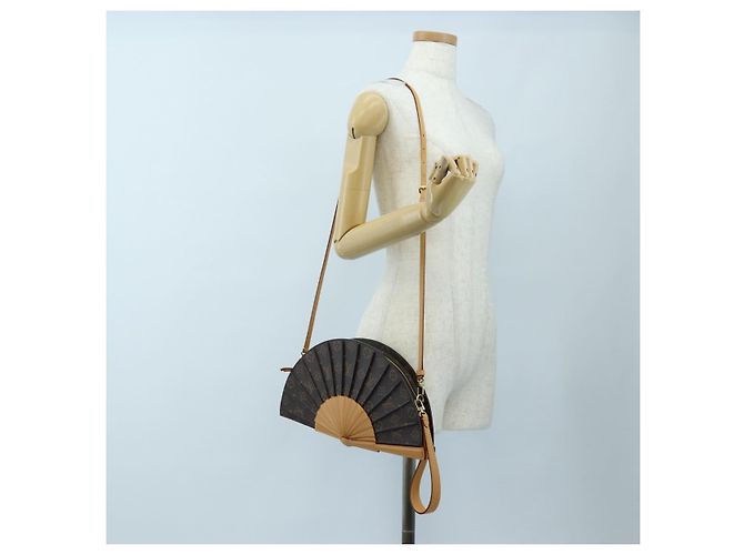 LOUIS VUITTON Monogram LV Fan Shoulder Bag M14804 LV Auth 196450SM Monogramma - vista 28