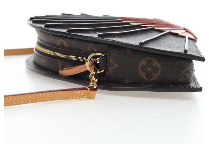 LOUIS VUITTON Monogram LV Fan Shoulder Bag M14804 LV Auth 196450SM Monogramma - vista 3