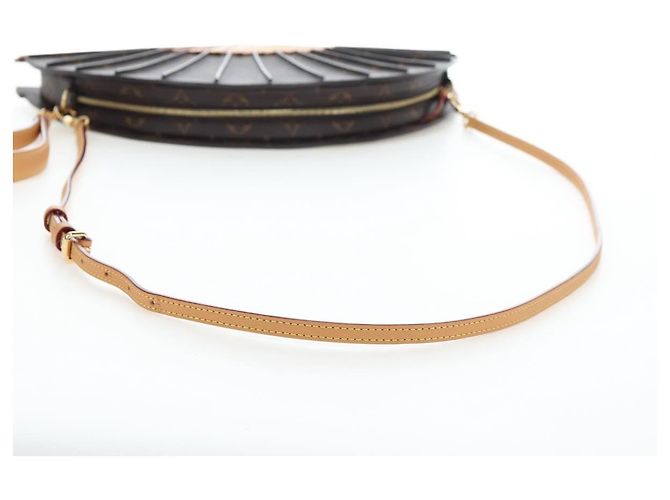 LOUIS VUITTON Monogram LV Fan Shoulder Bag M14804 LV Auth 196450SM Monogramma - vista 7
