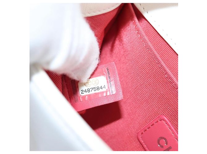 CHANEL Matelasse Boy Chanel Kettentasche aus Leder Weiß Silber CC Auth 196378M - Ansicht 11