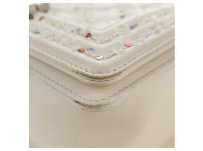CHANEL Matelasse Boy Chanel Kettentasche aus Leder Weiß Silber CC Auth 196378M - Ansicht 15