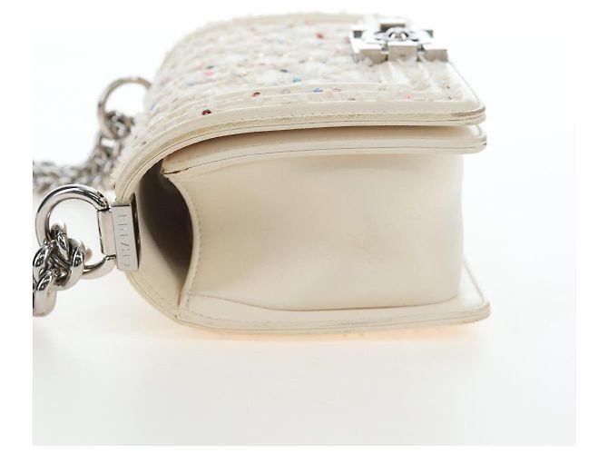 CHANEL Matelasse Boy Chanel Kettentasche aus Leder Weiß Silber CC Auth 196378M - Ansicht 3