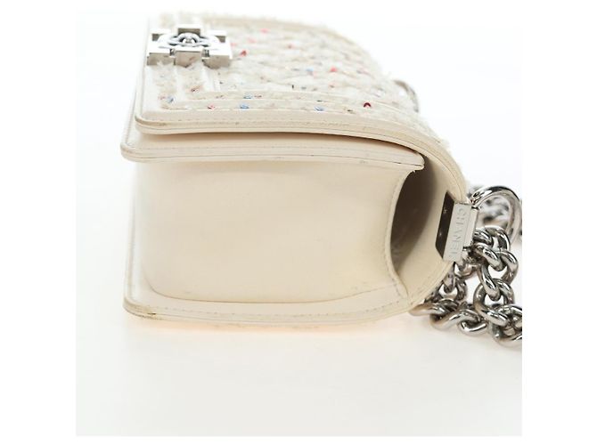 CHANEL Matelasse Boy Chanel Kettentasche aus Leder Weiß Silber CC Auth 196378M - Ansicht 4