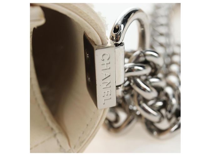 CHANEL Matelasse Boy Chanel Kettentasche aus Leder Weiß Silber CC Auth 196378M - Ansicht 5