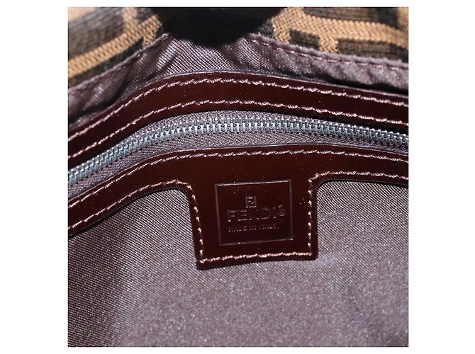 Borsa a tracolla FENDI Zucca Canvas Mamma Baguette Marrone Nero Auth 198709A - vista 18
