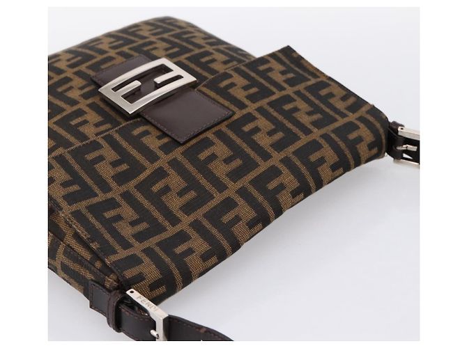 Borsa a tracolla FENDI Zucca Canvas Mamma Baguette Marrone Nero Auth 198709A - vista 6