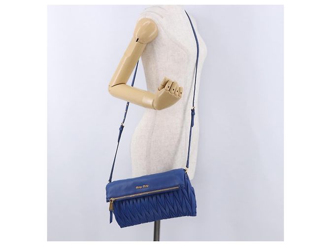 Borsa a spalla Miu Miu Matelassé in pelle 2way Blu Tono Oro Auth 198657A - vista 26