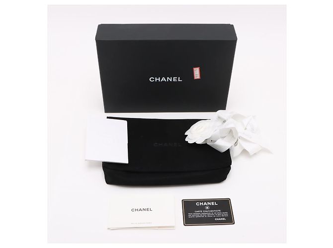Timeless Chanel WOC aus Caviar-Leder gesteppt mit Klappe Crossbody Black Schwarz - Ansicht 12