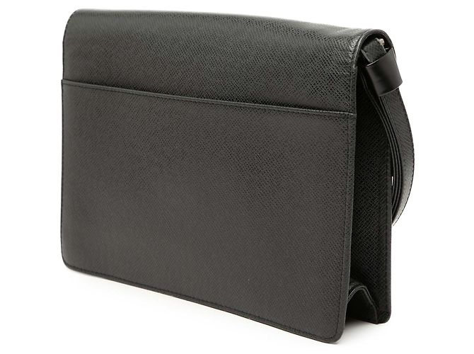 Borsa a pochette Louis Vuitton Taiga Selenga Nera Nero - vista 2