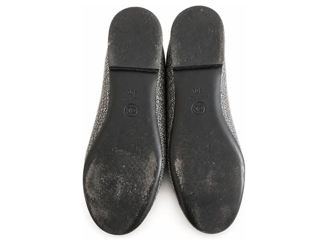 Mocassini Chanel in Tweed Grigio e Nero - vista 4