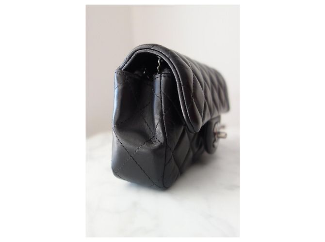 Timeless Chanel Classic Flap Mini Borsa Pelle d'Agnello Nera Nero - vista 10