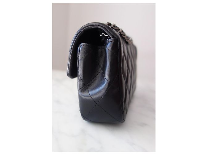Timeless Chanel Classic Flap Mini Borsa Pelle d'Agnello Nera Nero - vista 11
