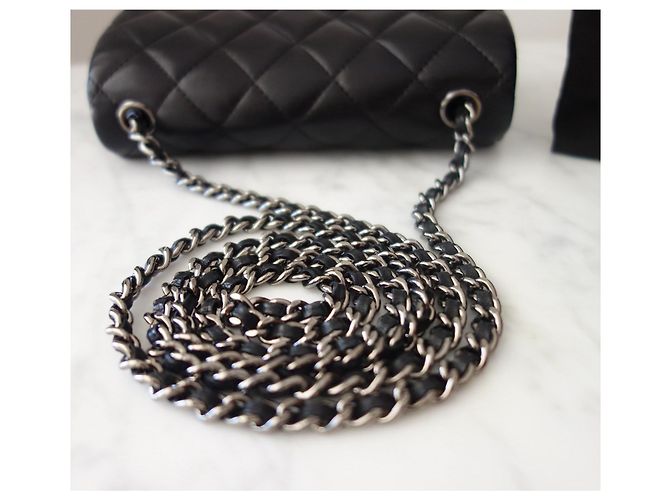 Timeless Chanel Classic Flap Mini Borsa Pelle d'Agnello Nera Nero - vista 12