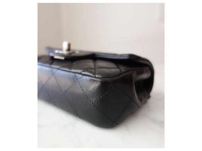 Timeless Chanel Classic Flap Mini Borsa Pelle d'Agnello Nera Nero - vista 8