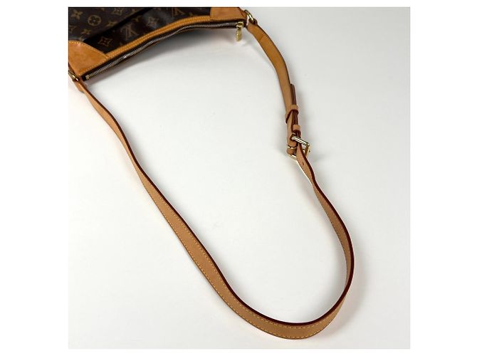 Borsa a tracolla Louis Vuitton Odeon MM Marrone - vista 7