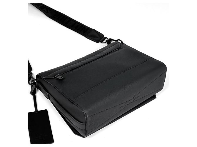Borsa a tracolla Louis Vuitton Takeoff Messenger Nero - vista 2