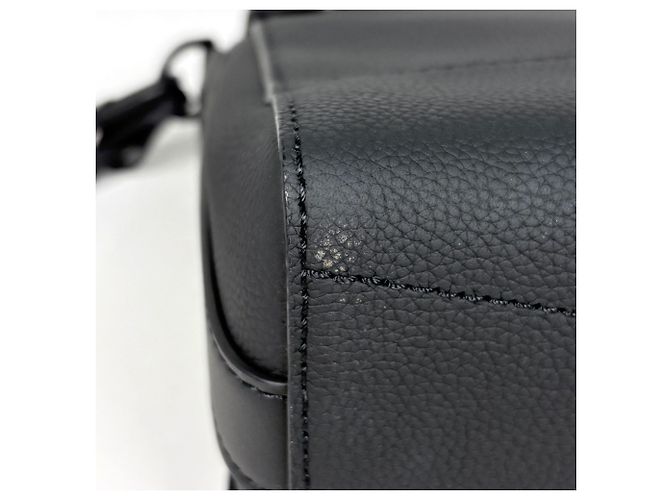 Borsa a tracolla Louis Vuitton Takeoff Messenger Nero - vista 3
