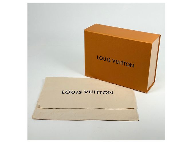 Borsa a tracolla Louis Vuitton Takeoff Messenger Nero - vista 9