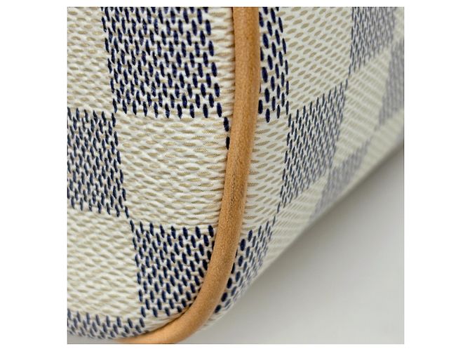 Borsa a tracolla Louis Vuitton Figeri PM Bianco - vista 4