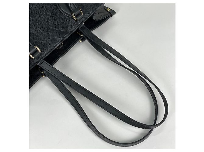 Borsa a mano/Borsa a tracolla Louis Vuitton OnTheGo MM Nero - vista 10