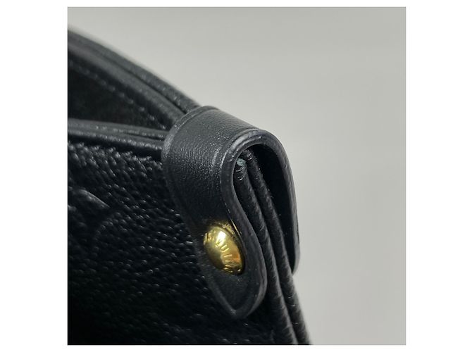 Borsa a mano/Borsa a tracolla Louis Vuitton OnTheGo MM Nero - vista 8