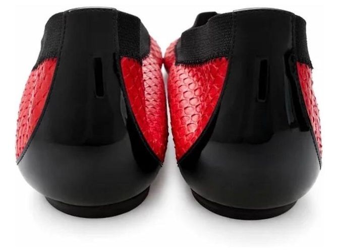 Chanel Sapatilhas em Python Vermelho e Preto - vista 5