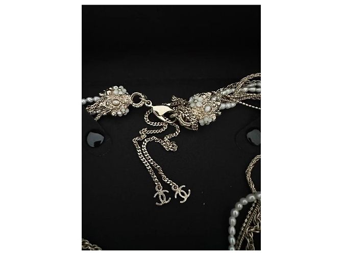 Collana Chanel a più fili di perle con pendente logo CC Bianco D'oro - vista 5