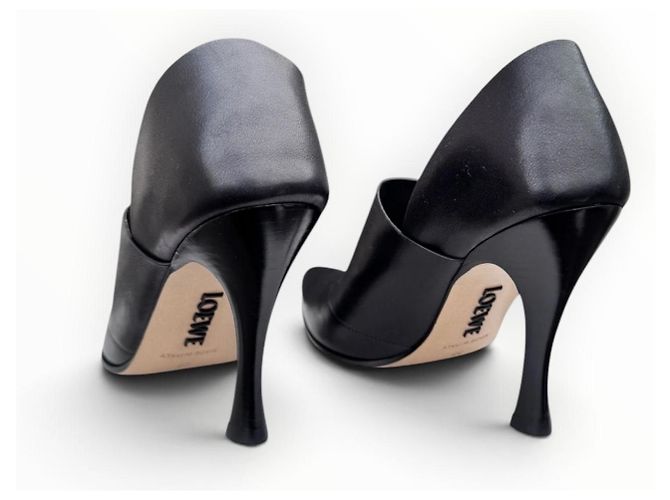 Loewe Escarpins en Cuir Noir à Bout Pointu - vue 14