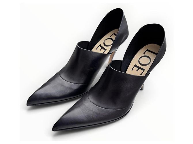 Loewe Escarpins en Cuir Noir à Bout Pointu - vue 2