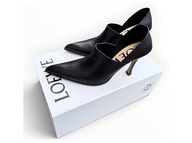 Loewe Escarpins en Cuir Noir à Bout Pointu - vue 5