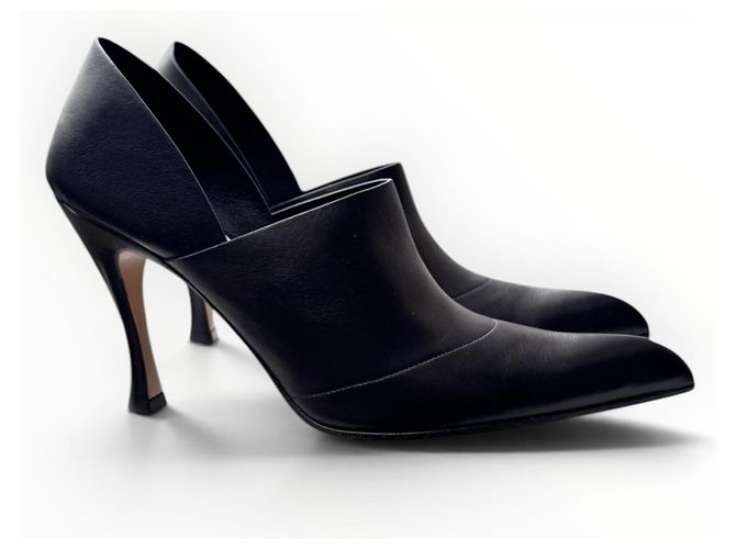 Loewe Escarpins en Cuir Noir à Bout Pointu - vue 6